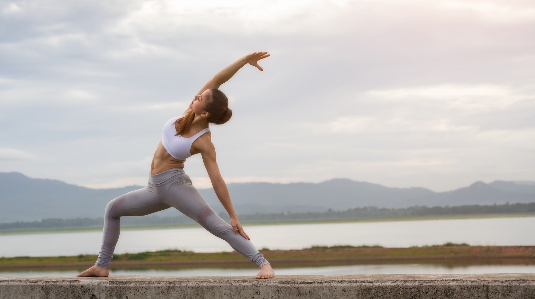 Nắm ngay 4 bài tập giúp eo thon sau đây để diện đồ bơi nữ cực cháy trong mùa hè này