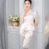 Đồ ngủ nữ lụa pijama mặc nhà tay cộc quần lửng hoa hồng chữ H991